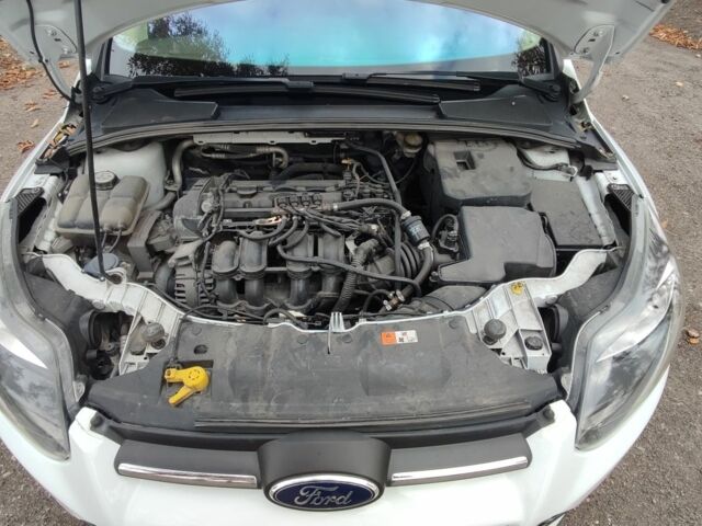 Белый Форд Фокус, объемом двигателя 1.6 л и пробегом 223 тыс. км за 6900 $, фото 9 на Automoto.ua