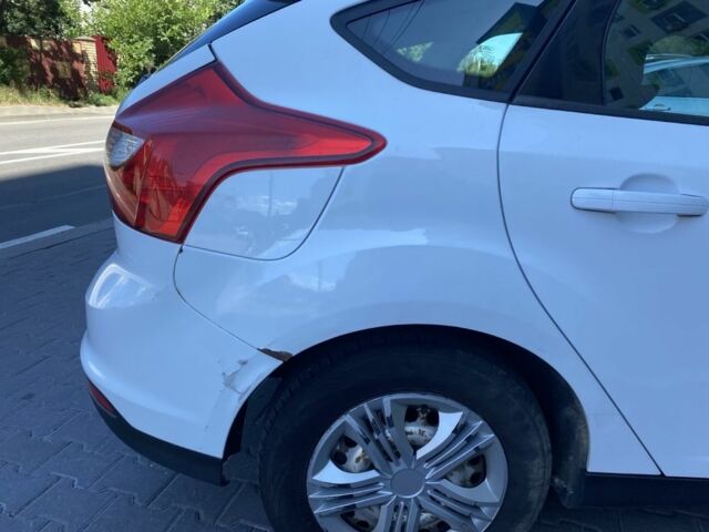 Белый Форд Фокус, объемом двигателя 1.6 л и пробегом 280 тыс. км за 4800 $, фото 8 на Automoto.ua