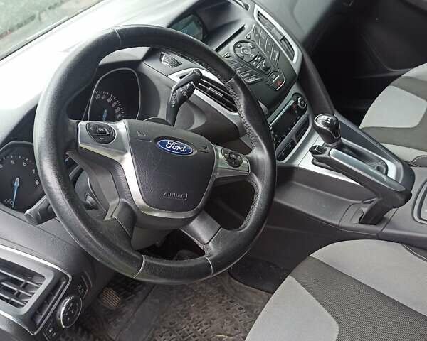 Белый Форд Фокус, объемом двигателя 1.6 л и пробегом 136 тыс. км за 9000 $, фото 4 на Automoto.ua