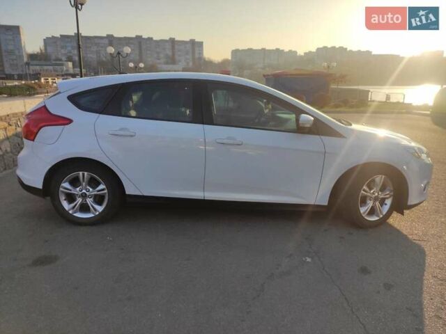 Белый Форд Фокус, объемом двигателя 2 л и пробегом 146 тыс. км за 8200 $, фото 1 на Automoto.ua