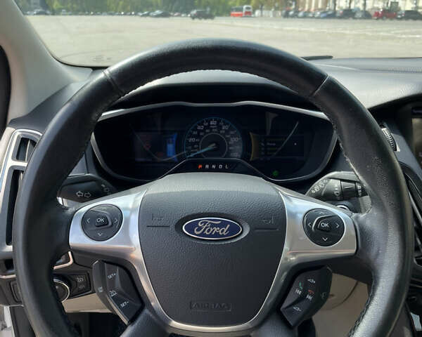 Белый Форд Фокус, объемом двигателя 0 л и пробегом 135 тыс. км за 7600 $, фото 13 на Automoto.ua