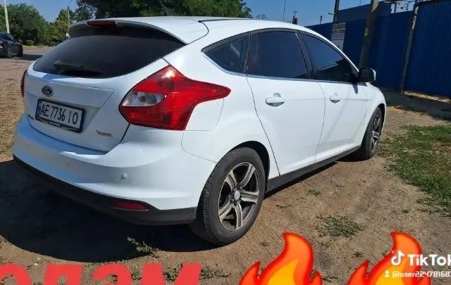 Білий Форд Фокус, об'ємом двигуна 1.6 л та пробігом 158 тис. км за 7000 $, фото 4 на Automoto.ua