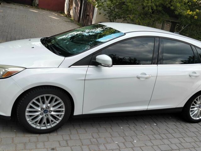 Білий Форд Фокус, об'ємом двигуна 2 л та пробігом 242 тис. км за 6000 $, фото 1 на Automoto.ua