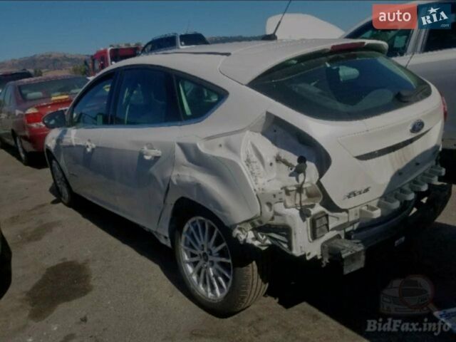 Белый Форд Фокус, объемом двигателя 0 л и пробегом 135 тыс. км за 8400 $, фото 14 на Automoto.ua