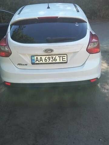 Білий Форд Фокус, об'ємом двигуна 1.6 л та пробігом 232 тис. км за 8000 $, фото 3 на Automoto.ua