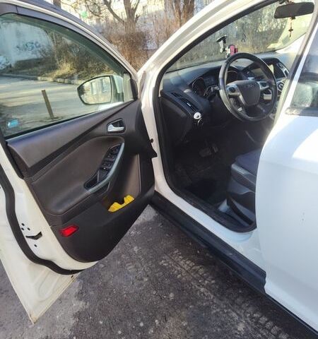 Білий Форд Фокус, об'ємом двигуна 2 л та пробігом 303 тис. км за 6700 $, фото 11 на Automoto.ua