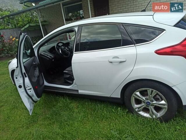 Белый Форд Фокус, объемом двигателя 1.6 л и пробегом 136 тыс. км за 9000 $, фото 3 на Automoto.ua