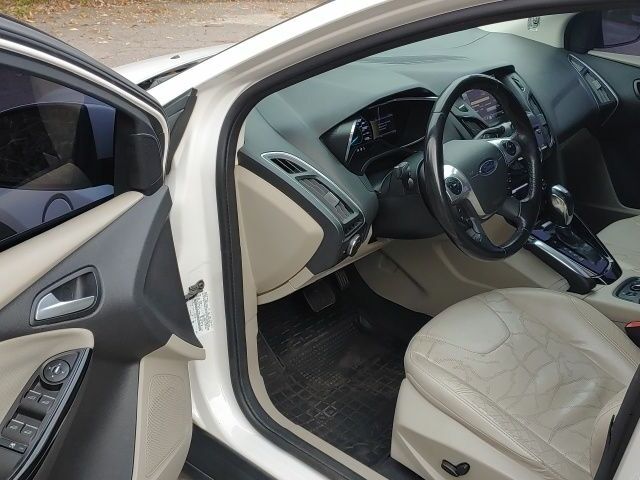 Білий Форд Фокус, об'ємом двигуна 0 л та пробігом 150 тис. км за 5510 $, фото 4 на Automoto.ua