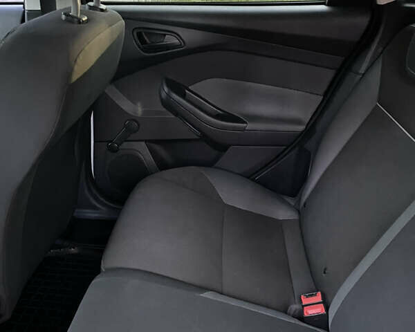 Білий Форд Фокус, об'ємом двигуна 1.6 л та пробігом 192 тис. км за 6850 $, фото 14 на Automoto.ua