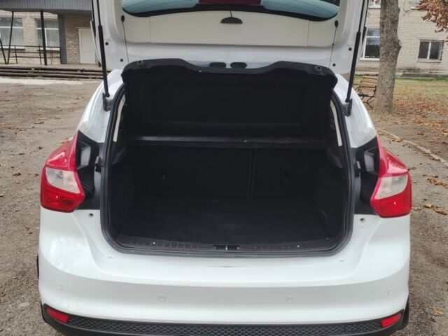 Белый Форд Фокус, объемом двигателя 1.6 л и пробегом 223 тыс. км за 6900 $, фото 13 на Automoto.ua