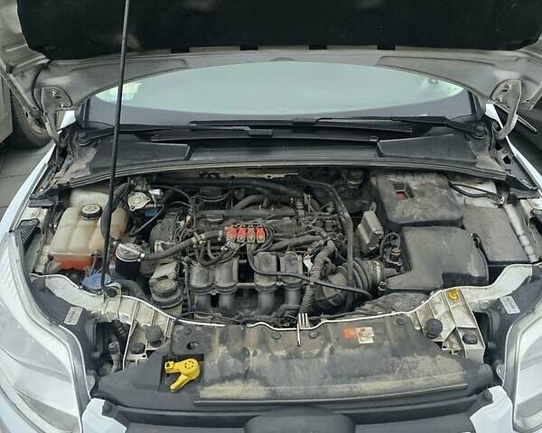 Белый Форд Фокус, объемом двигателя 1.6 л и пробегом 160 тыс. км за 6500 $, фото 18 на Automoto.ua