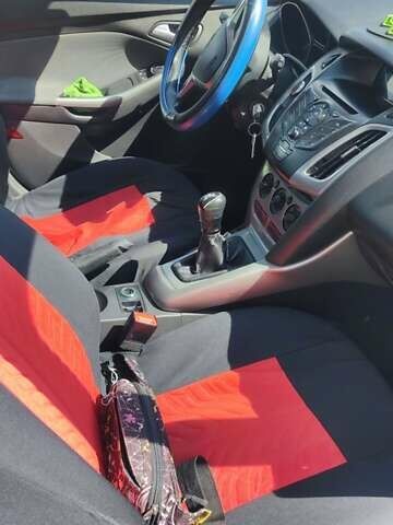 Белый Форд Фокус, объемом двигателя 1.6 л и пробегом 560 тыс. км за 5500 $, фото 5 на Automoto.ua