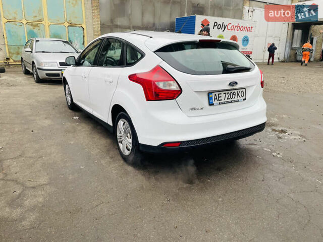 Белый Форд Фокус, объемом двигателя 1.6 л и пробегом 288 тыс. км за 5200 $, фото 6 на Automoto.ua