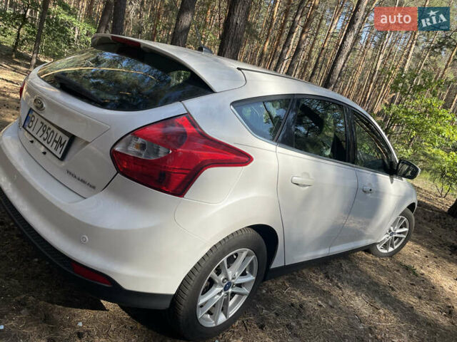 Білий Форд Фокус, об'ємом двигуна 2 л та пробігом 217 тис. км за 8600 $, фото 4 на Automoto.ua