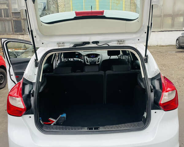 Белый Форд Фокус, объемом двигателя 1.6 л и пробегом 288 тыс. км за 5200 $, фото 20 на Automoto.ua