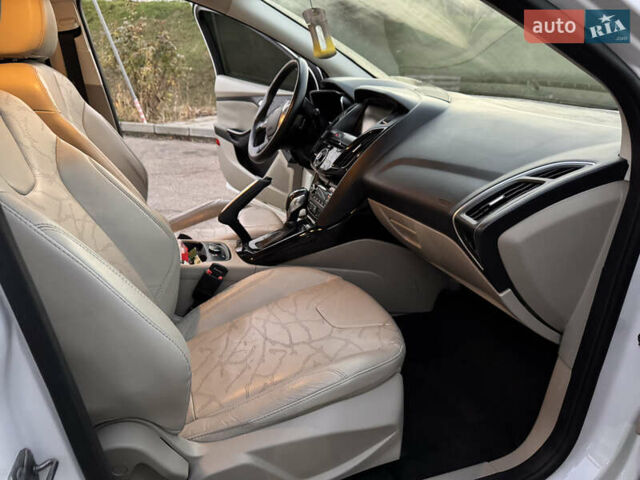 Белый Форд Фокус, объемом двигателя 0 л и пробегом 138 тыс. км за 7999 $, фото 25 на Automoto.ua