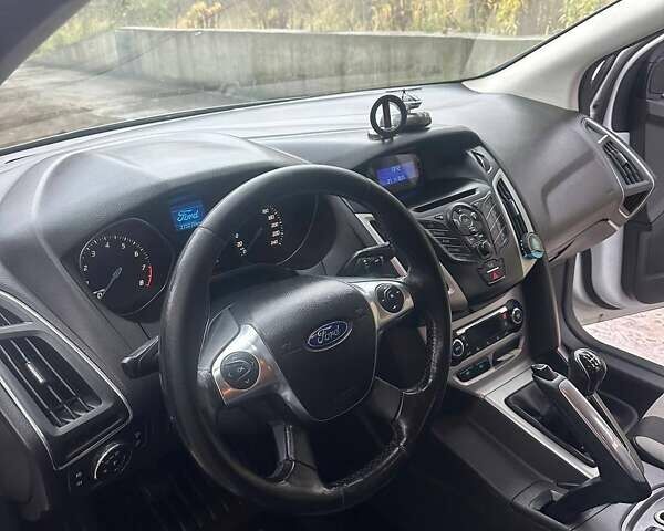 Белый Форд Фокус, объемом двигателя 1.6 л и пробегом 275 тыс. км за 6500 $, фото 2 на Automoto.ua