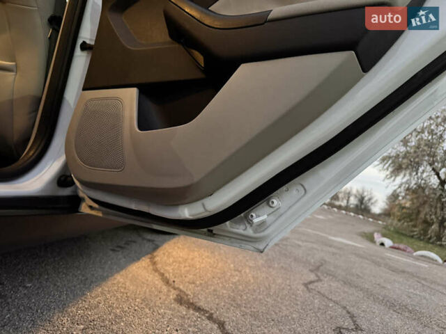 Белый Форд Фокус, объемом двигателя 0 л и пробегом 138 тыс. км за 7999 $, фото 38 на Automoto.ua