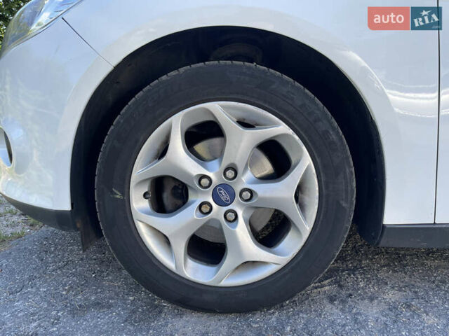 Белый Форд Фокус, объемом двигателя 1.6 л и пробегом 135 тыс. км за 7900 $, фото 16 на Automoto.ua