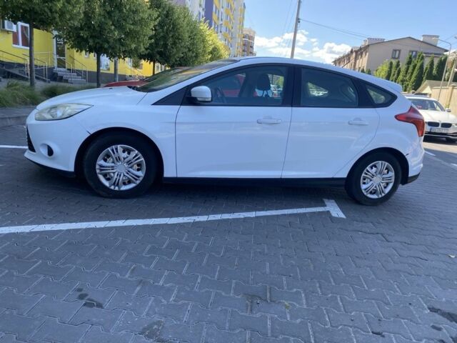 Белый Форд Фокус, объемом двигателя 1.6 л и пробегом 280 тыс. км за 4800 $, фото 2 на Automoto.ua