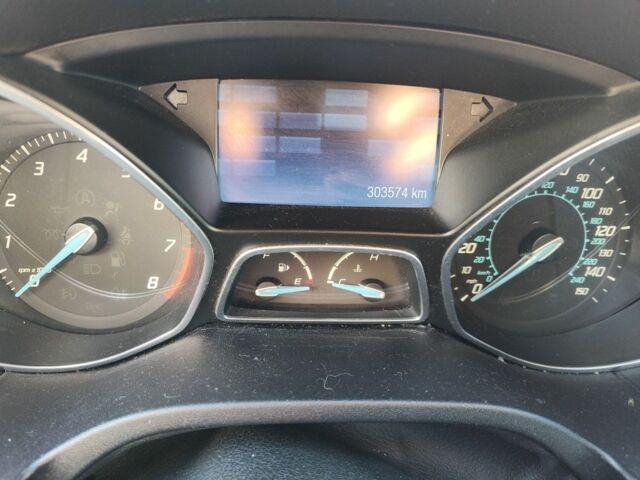 Белый Форд Фокус, объемом двигателя 2 л и пробегом 303 тыс. км за 6700 $, фото 6 на Automoto.ua