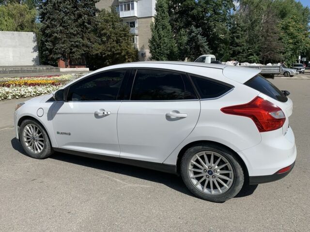 Білий Форд Фокус, об'ємом двигуна 0 л та пробігом 92 тис. км за 8190 $, фото 3 на Automoto.ua