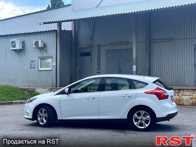 Белый Форд Фокус, объемом двигателя 1 л и пробегом 131 тыс. км за 4700 $, фото 3 на Automoto.ua