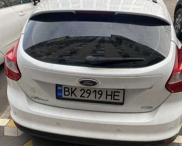 Білий Форд Фокус, об'ємом двигуна 1.56 л та пробігом 284 тис. км за 7500 $, фото 3 на Automoto.ua