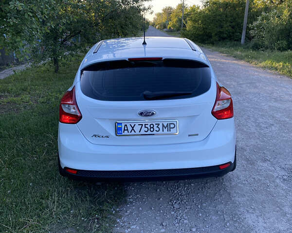 Белый Форд Фокус, объемом двигателя 1 л и пробегом 170 тыс. км за 6800 $, фото 5 на Automoto.ua