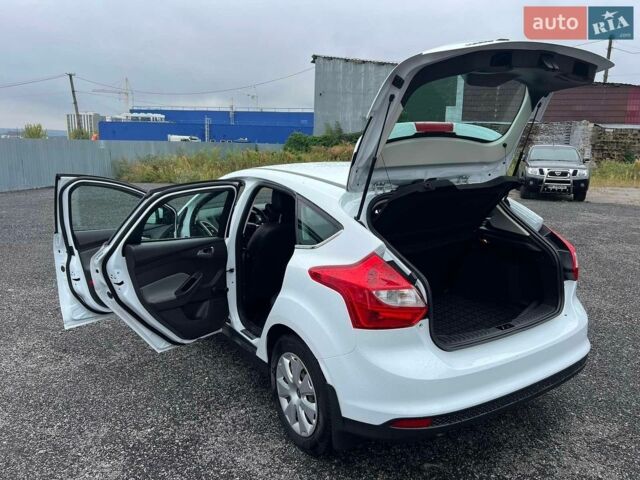 Белый Форд Фокус, объемом двигателя 1 л и пробегом 152 тыс. км за 6199 $, фото 27 на Automoto.ua