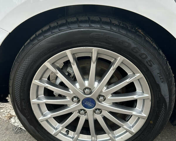 Белый Форд Фокус, объемом двигателя 0 л и пробегом 100 тыс. км за 8500 $, фото 16 на Automoto.ua