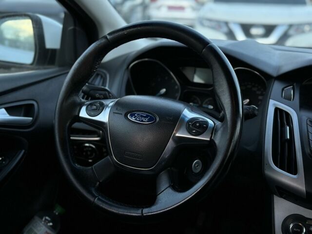 Белый Форд Фокус, объемом двигателя 1 л и пробегом 164 тыс. км за 5700 $, фото 12 на Automoto.ua