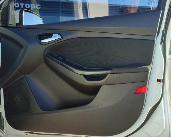 Белый Форд Фокус, объемом двигателя 1 л и пробегом 166 тыс. км за 6300 $, фото 10 на Automoto.ua