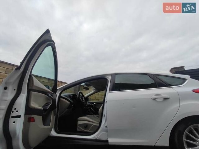 Белый Форд Фокус, объемом двигателя 0 л и пробегом 92 тыс. км за 6500 $, фото 4 на Automoto.ua