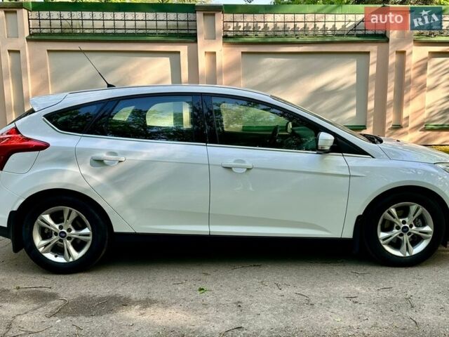 Белый Форд Фокус, объемом двигателя 1 л и пробегом 196 тыс. км за 6000 $, фото 3 на Automoto.ua