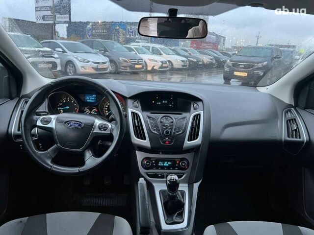 Форд Фокус 2013 в Львове на Automoto.ua Белый Форд Фокус, объемом двигателя 1 л и пробегом 290 тыс. км за 5490 $, фото 34 на Automoto.ua