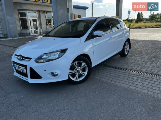 Форд Фокус 2013 в Львове на Automoto.ua Белый Форд Фокус, объемом двигателя 1 л и пробегом 156 тыс. км за 6000 $, фото 2 на Automoto.ua