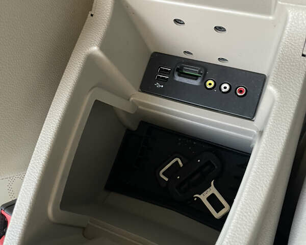 Белый Форд Фокус, объемом двигателя 0 л и пробегом 100 тыс. км за 8500 $, фото 43 на Automoto.ua