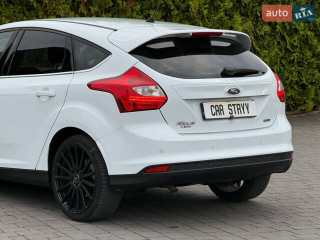 Белый Форд Фокус, объемом двигателя 1.6 л и пробегом 227 тыс. км за 8900 $, фото 18 на Automoto.ua
