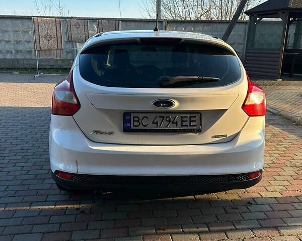 Белый Форд Фокус, объемом двигателя 1 л и пробегом 290 тыс. км за 5200 $, фото 11 на Automoto.ua
