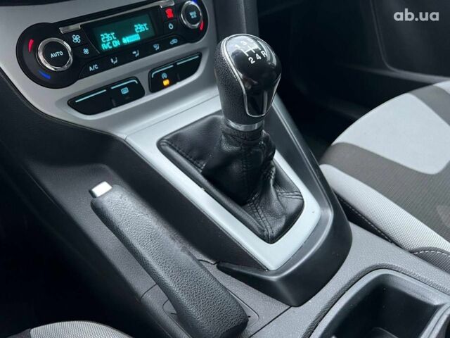 Форд Фокус 2013 в Львове на Automoto.ua Белый Форд Фокус, объемом двигателя 1 л и пробегом 290 тыс. км за 5490 $, фото 28 на Automoto.ua