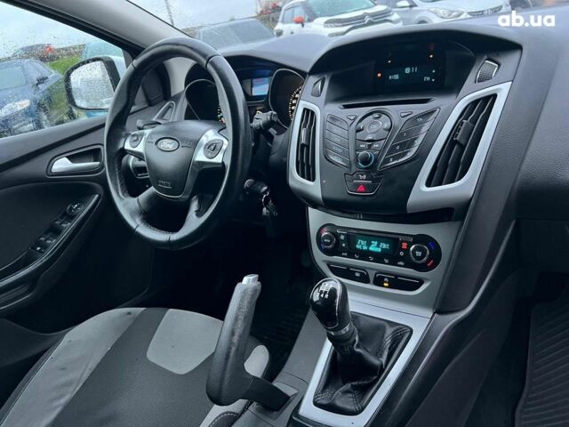 Форд Фокус 2013 в Львове на Automoto.ua Белый Форд Фокус, объемом двигателя 1 л и пробегом 290 тыс. км за 5490 $, фото 37 на Automoto.ua