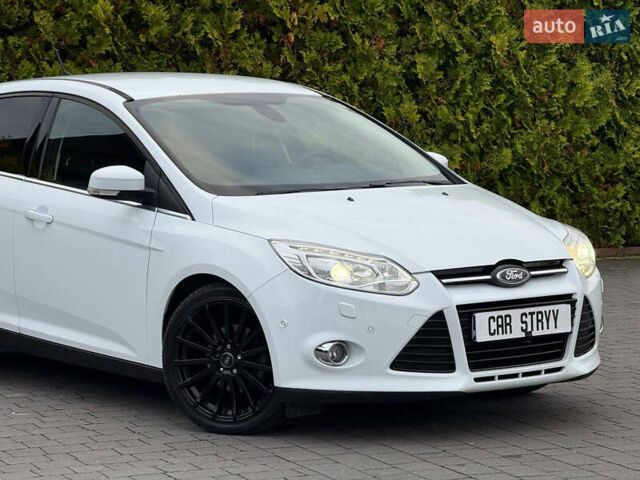 Білий Форд Фокус, об'ємом двигуна 1.6 л та пробігом 227 тис. км за 8600 $, фото 3 на Automoto.ua