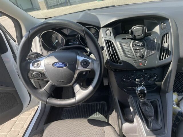 Белый Форд Фокус, объемом двигателя 1.6 л и пробегом 123 тыс. км за 7000 $, фото 7 на Automoto.ua