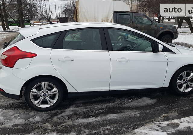 Белый Форд Фокус, объемом двигателя 1 л и пробегом 122 тыс. км за 6800 $, фото 8 на Automoto.ua