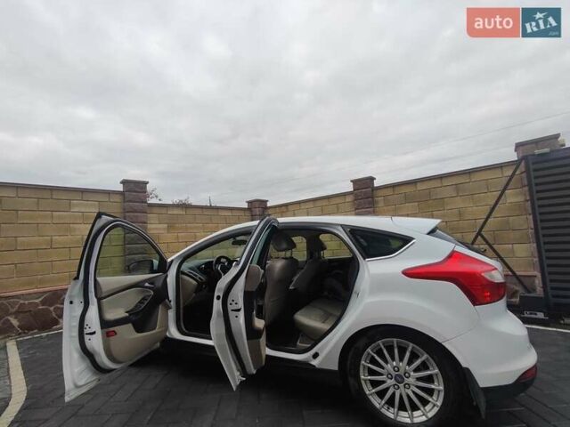 Белый Форд Фокус, объемом двигателя 0 л и пробегом 92 тыс. км за 6500 $, фото 2 на Automoto.ua