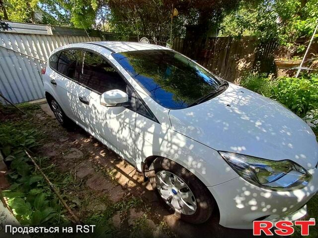 Белый Форд Фокус, объемом двигателя 1.6 л и пробегом 126 тыс. км за 8100 $, фото 5 на Automoto.ua