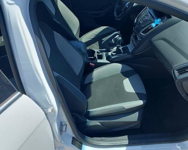 Белый Форд Фокус, объемом двигателя 1 л и пробегом 85 тыс. км за 6300 $, фото 12 на Automoto.ua