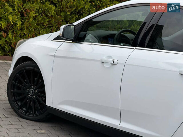 Белый Форд Фокус, объемом двигателя 1.6 л и пробегом 227 тыс. км за 8900 $, фото 19 на Automoto.ua