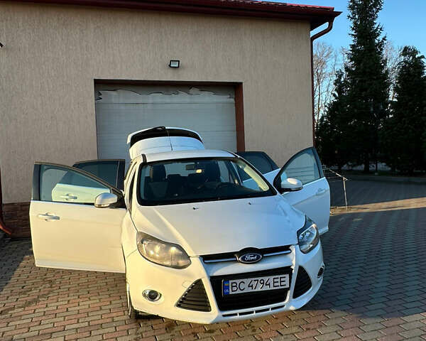Белый Форд Фокус, объемом двигателя 1 л и пробегом 290 тыс. км за 5200 $, фото 5 на Automoto.ua